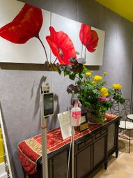 華やかな装飾の廊下