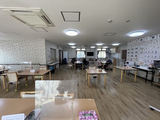 広々としたラウンジ