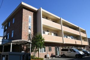 3階建ての外観