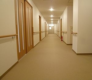 奥行きのある廊下