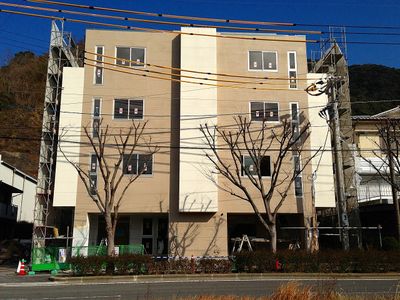 完成間近の建物外観