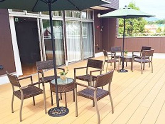 開放的なテラス座席