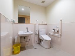 バリアフリーなトイレ設備