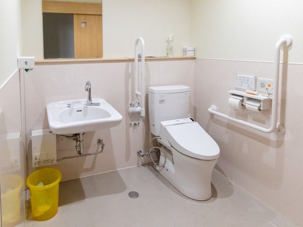 バリアフリーのトイレ設備