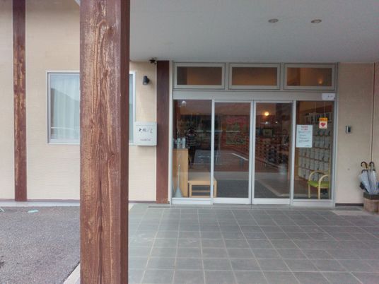 ガラス扉ある入口