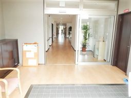 明るく広々としたエントランス