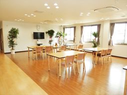 明るい食堂スペース