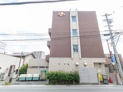 現代的な建物の外観