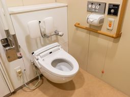 バリアフリーのトイレ設備