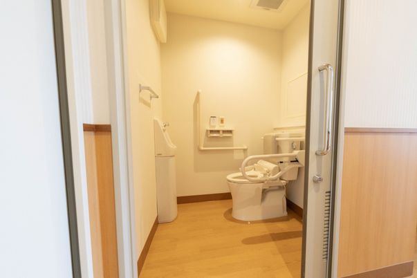 バリアフリートイレの内観