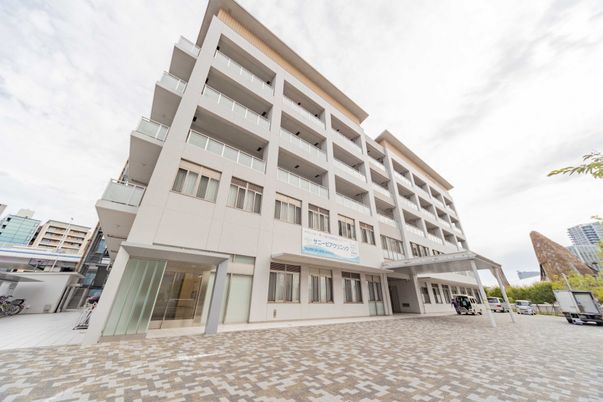 多階層のモダンな外観