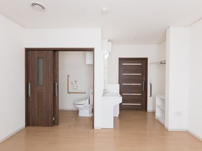 洗面台とトイレのある居室