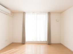 明るい空間の洋室