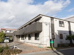 清潔感ある外観の施設