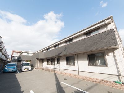 広々とした施設の外観