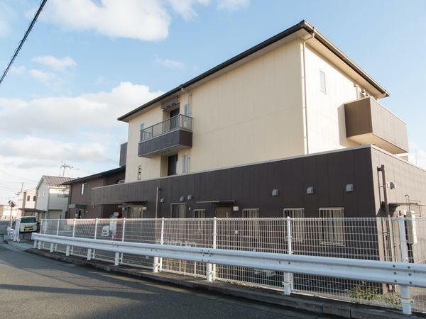 モダンな建物の外観
