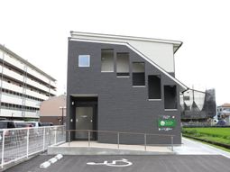 モダンな外観の建物