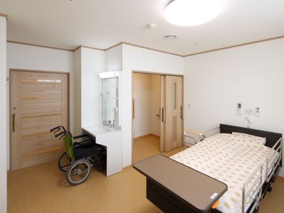 広々とした明るい居室