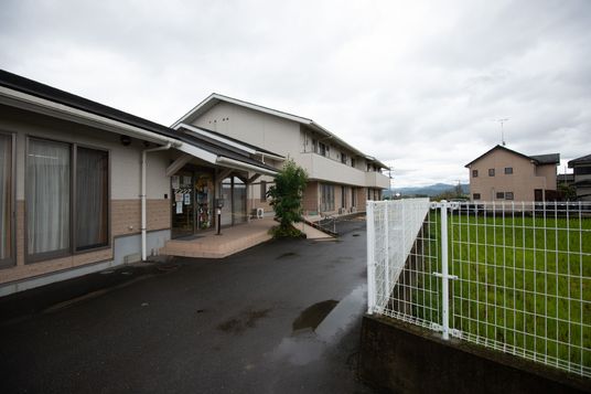 広々とした落ち着いた外観