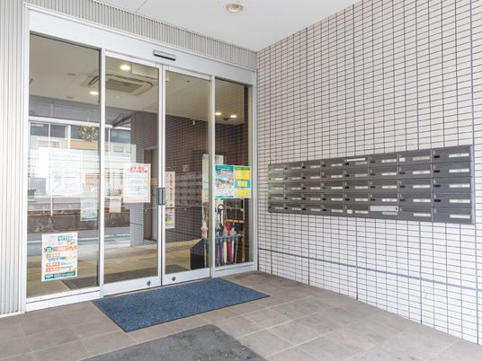 エントランスと郵便受け