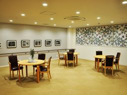 落ち着いた雰囲気の共用スペース