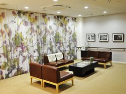 落ち着いたラウンジスペース