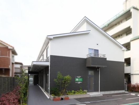 モダンな建物外観  