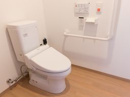 手すり付きトイレ設備