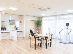 明るく広々した多目的室