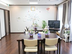 共用リビングの室内