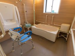 バリアフリーな浴室設備