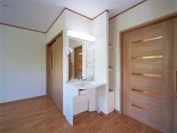 洗面台付きの明るい居室