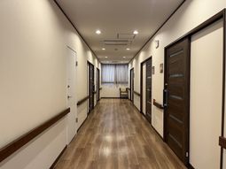 廊下の落ち着いた雰囲気