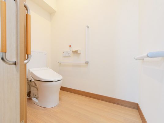 手すり付きトイレ空間