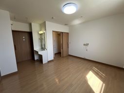 ゆったりとした明るい居室