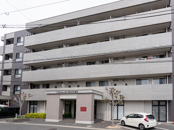 清潔感のあるエントランス