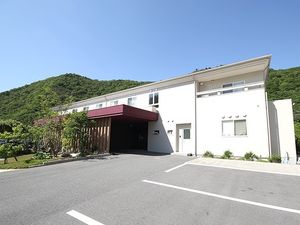 緑豊かな環境の外観