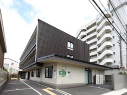 モダンな建物の外観