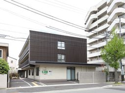 モダンな建物の外観