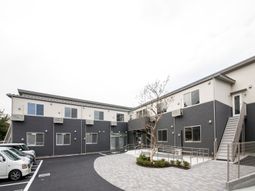 モダンな外観の建物