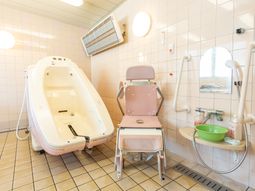 機能的なバリアフリー浴室