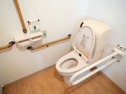 安全な設備のトイレ