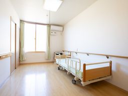 明るい部屋とベッド居室