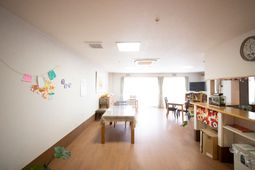 共用スペースの明るい居場所