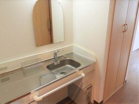 洗面台のきれいな室内