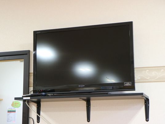 壁掛けテレビのある部屋