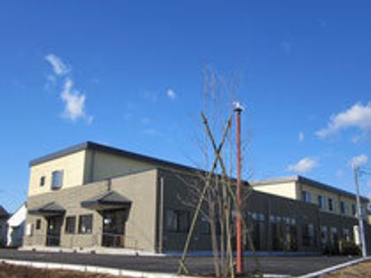 広々としたモダンな外観