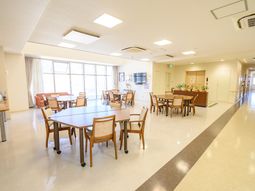 明るいダイニングスペース