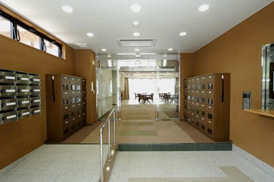 閑静なエントランス