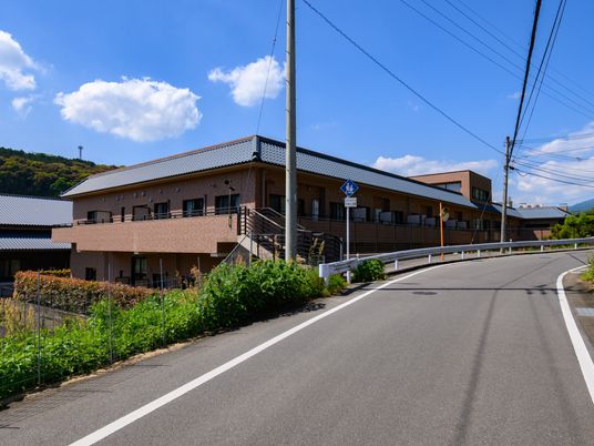 ゆったりした外観の建物